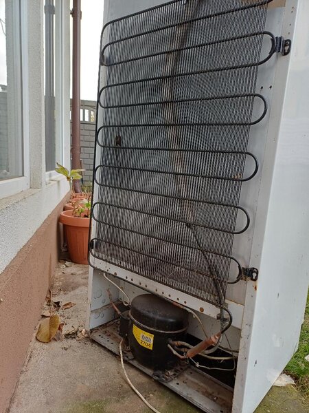 Spre vanzare congelator Alaska cu sase sertare